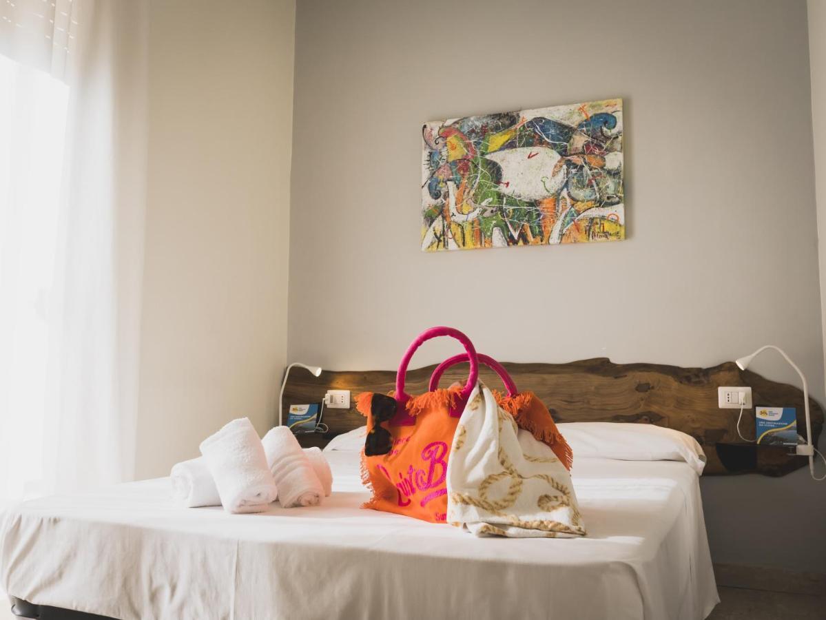 Minturnae Hotel สกาอูรี ภายนอก รูปภาพ