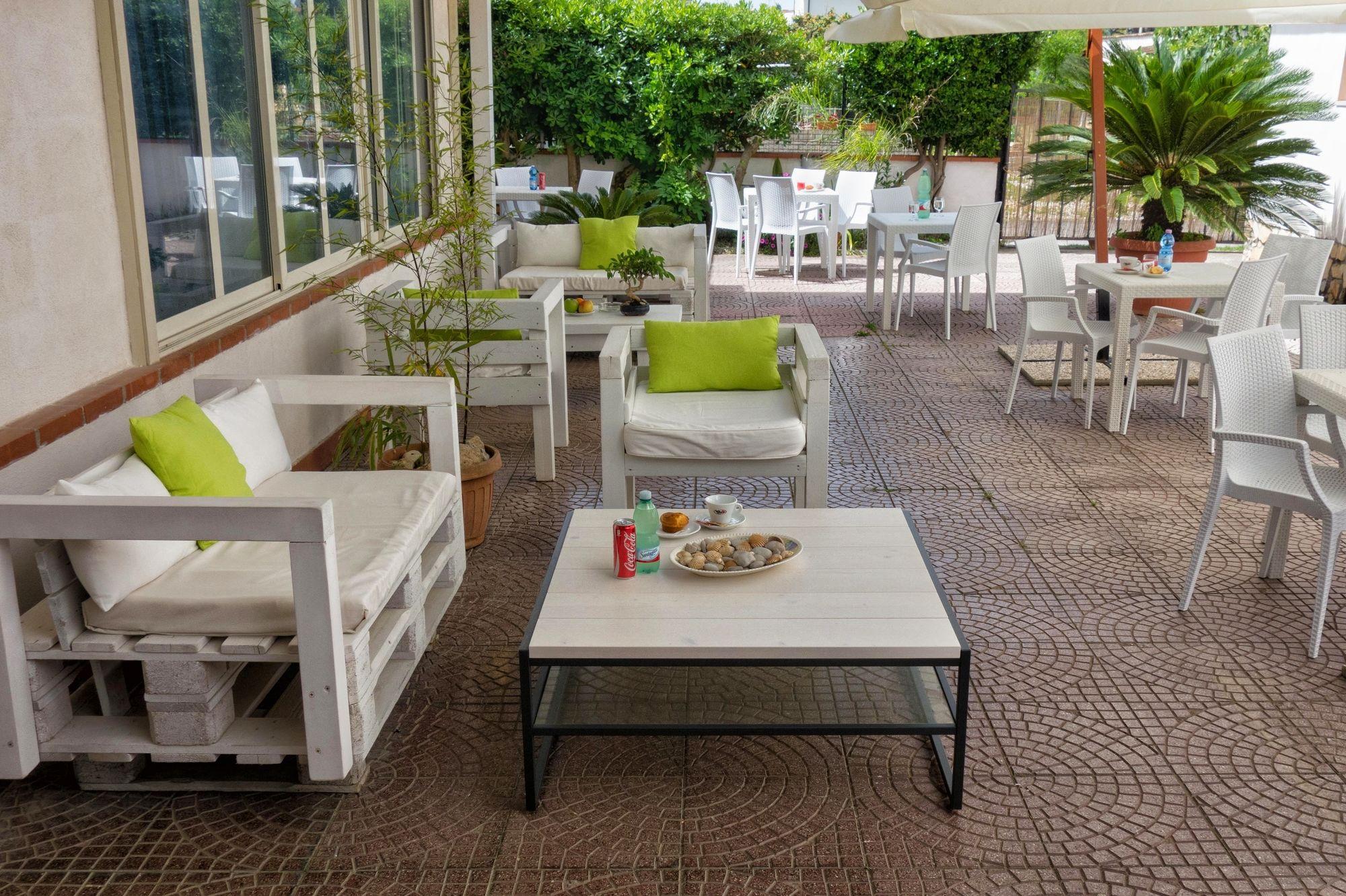 Minturnae Hotel สกาอูรี ภายนอก รูปภาพ